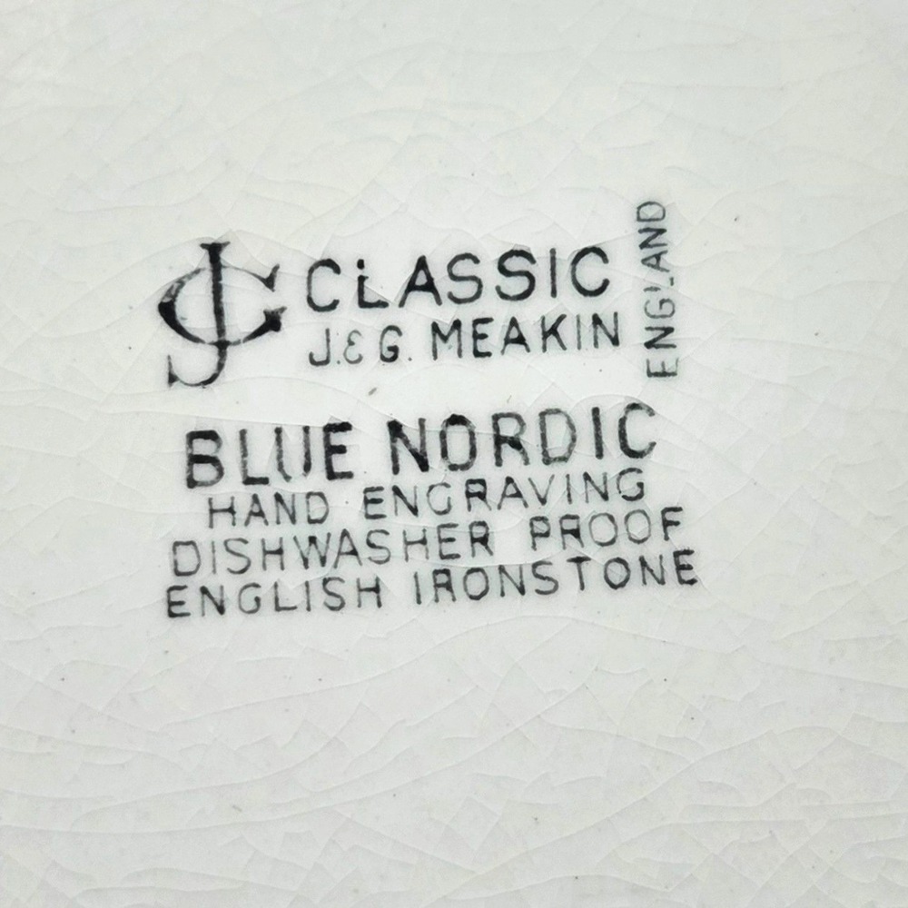 Vintage J&G Meakin Nordic Blue Onion English Ironstone 9.75" Plate - Picture 3 of 3